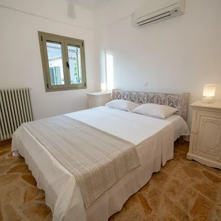 Ormos Luxury Villas *