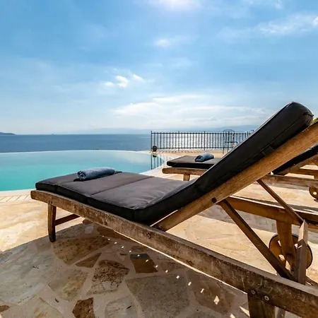 Ormos Luxury Villas